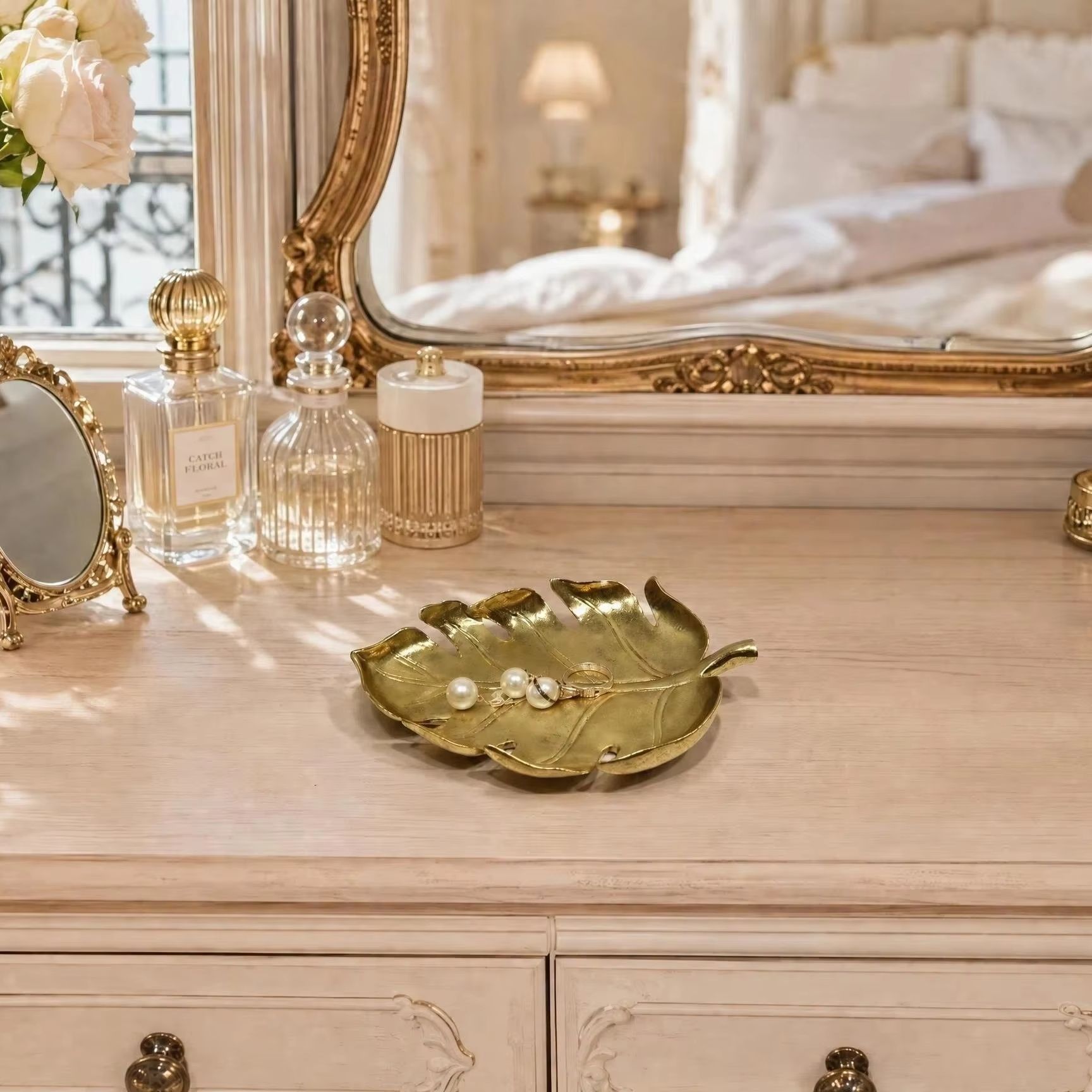 صينية تخزين فاخرة بتصميم أوراق - مراجعة Luxury Lifestyle Items وسعره